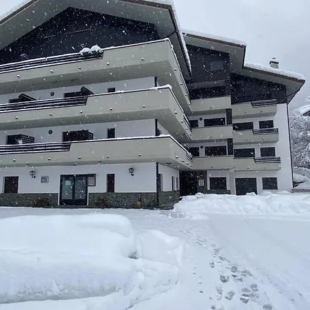Il Rifugio Dello Sciatore A 200 M Dagli Impianti. Apartamento